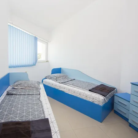 Garden - 2 Bedrooms Apart,